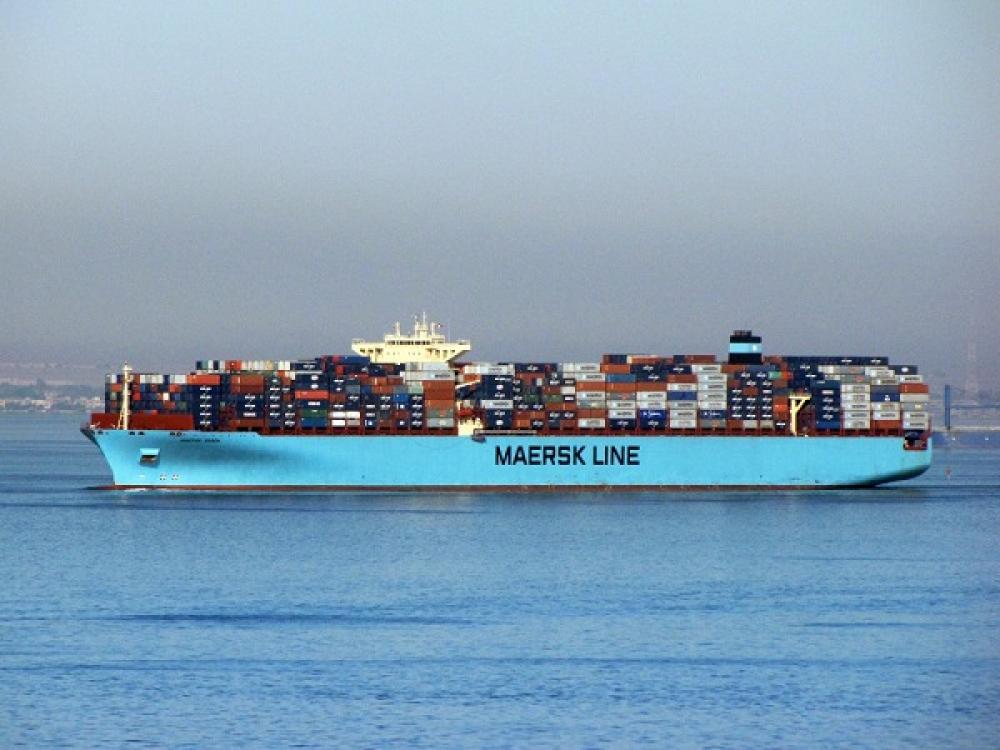Maersk Essen loses 750 containers, sails for Mexico